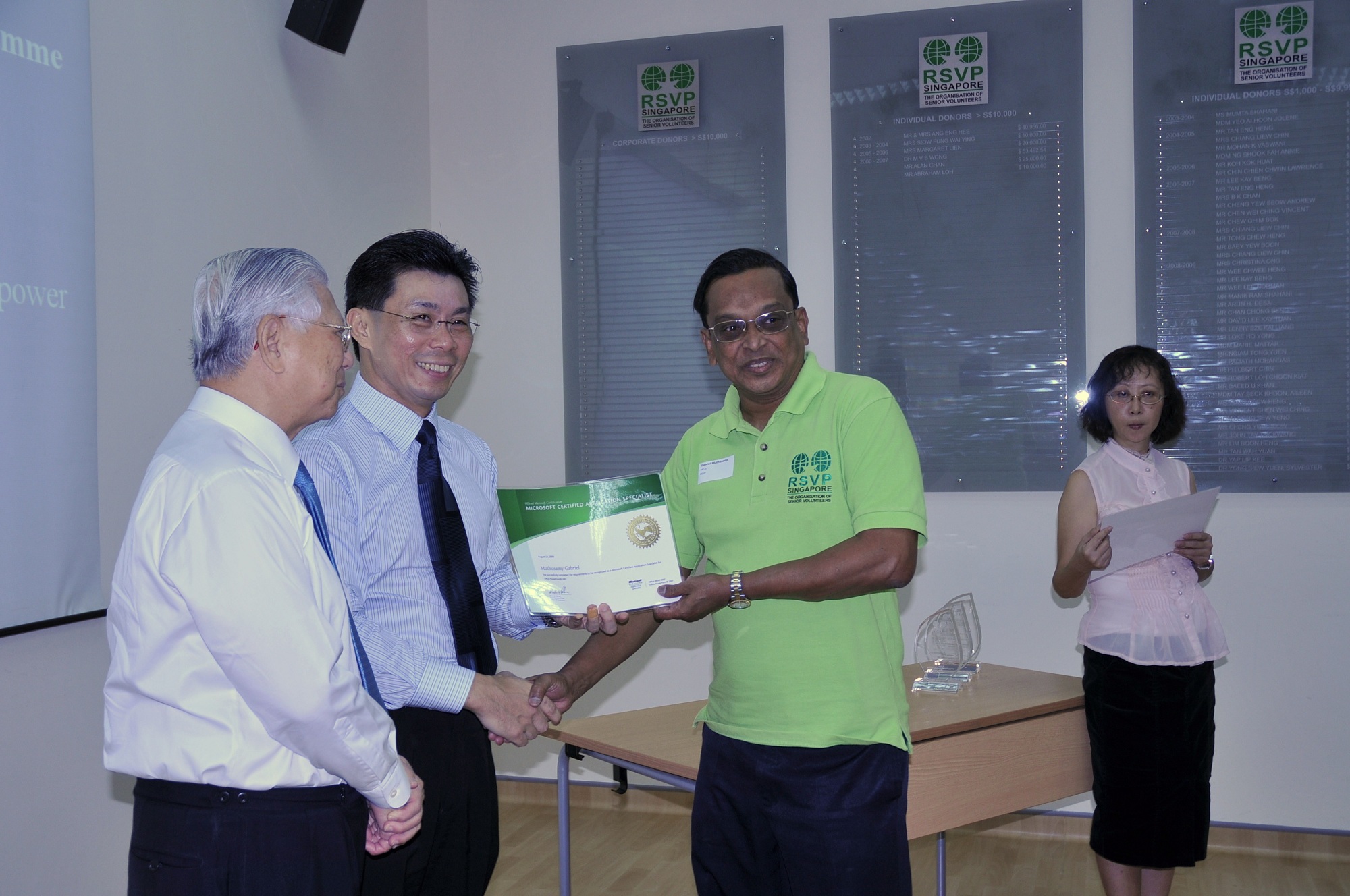 Offering seniors IT skills