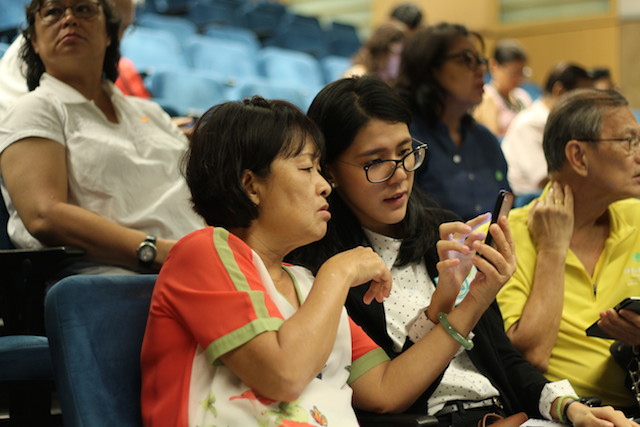 Empowering seniors with smartphone skills