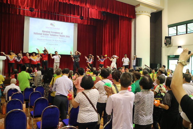 Senior volunteers create e-learning programme