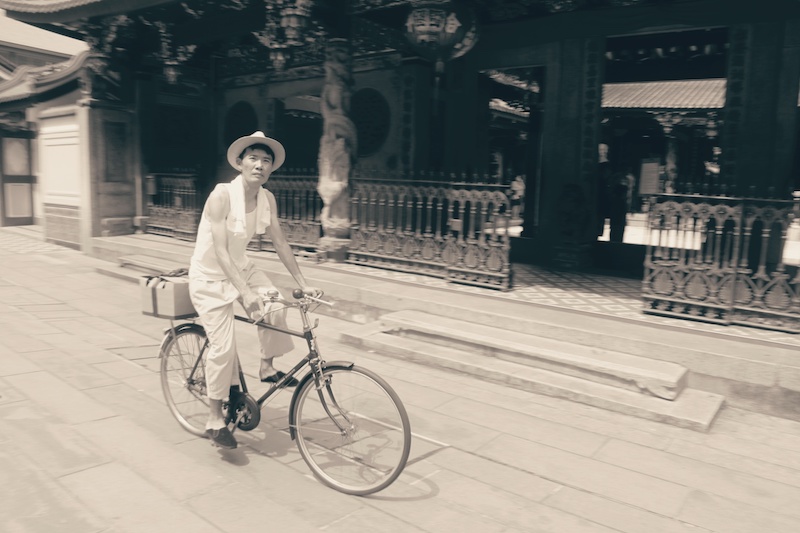 Storytelling on a bicycle tour
